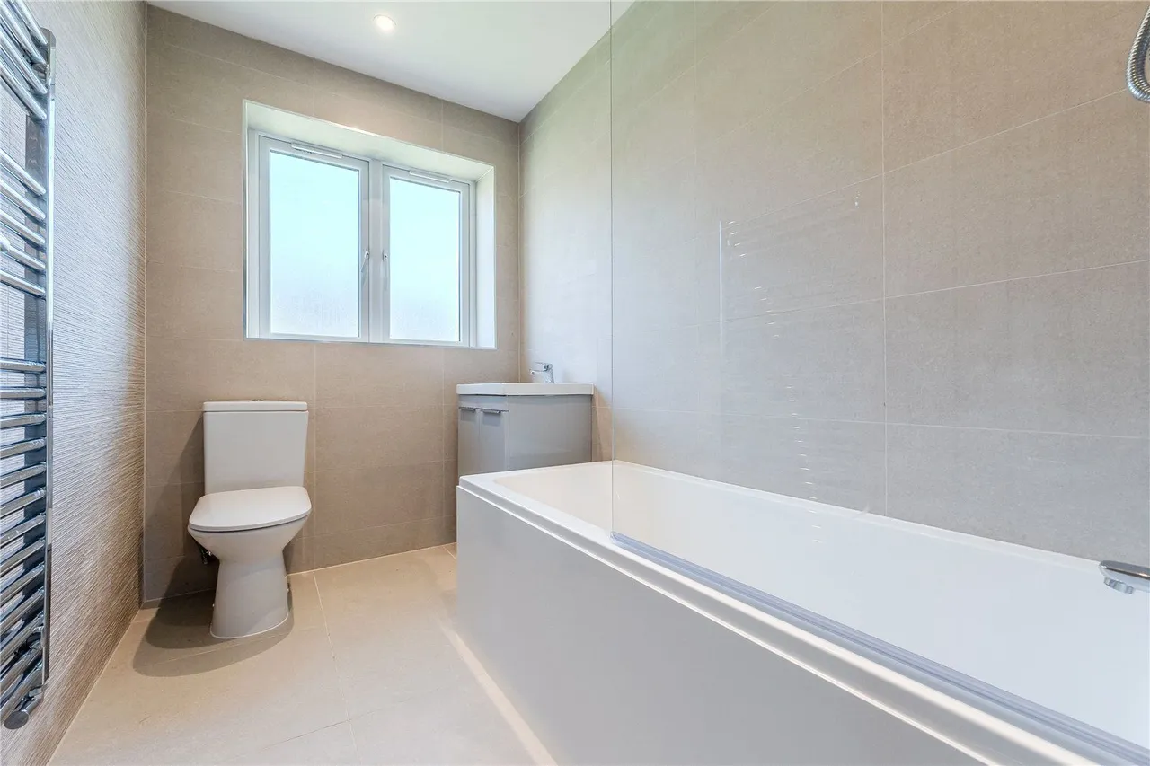 Outwood Lane, Horsforth, LS18, photo 5