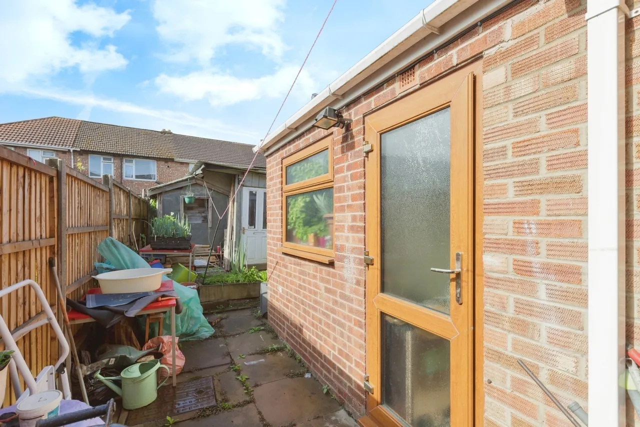 Tunstall Crescent, Humberstone, LE4, photo 9