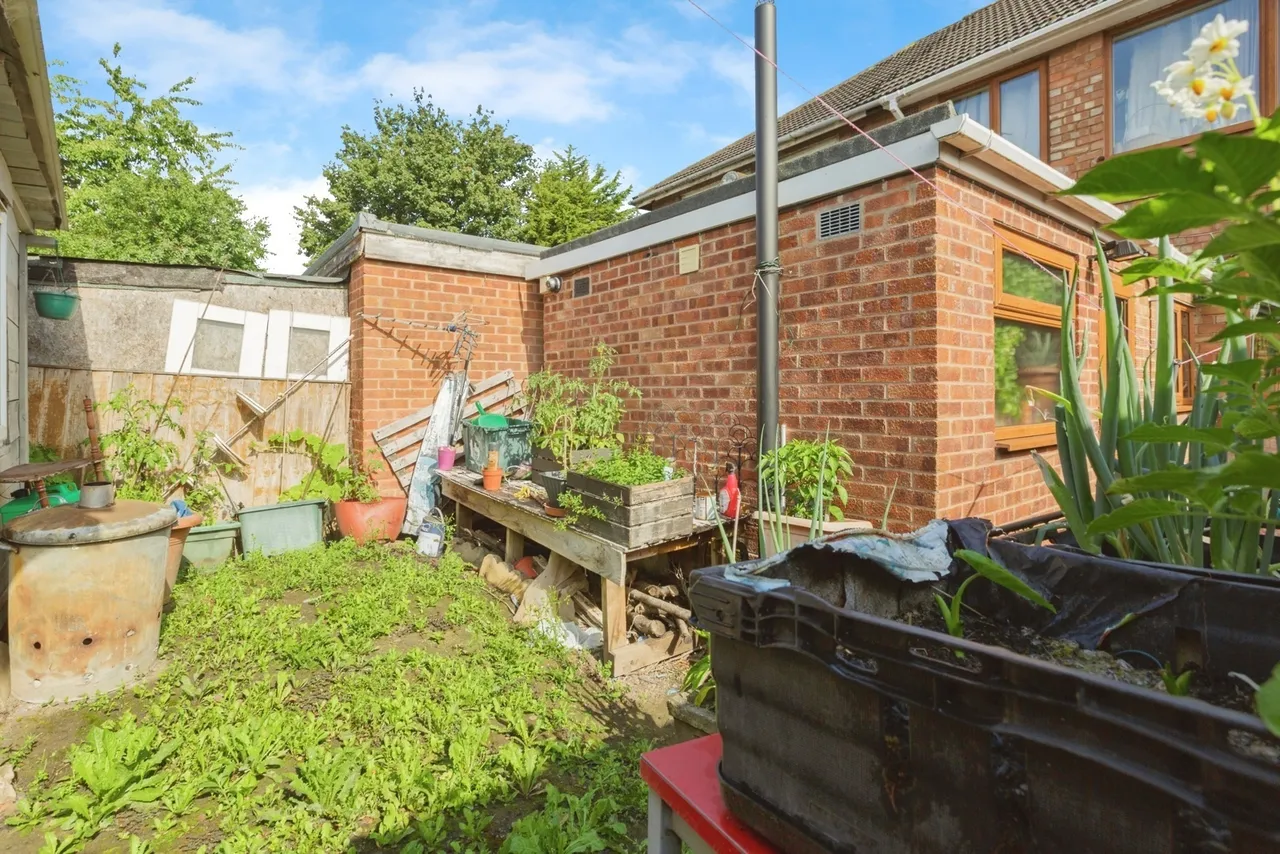 Tunstall Crescent, Humberstone, LE4, photo 17