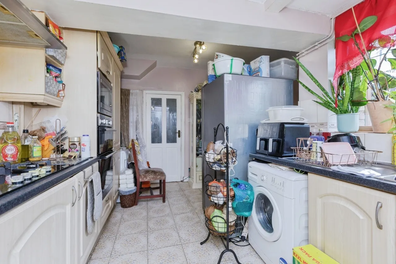Tunstall Crescent, Humberstone, LE4, photo 6