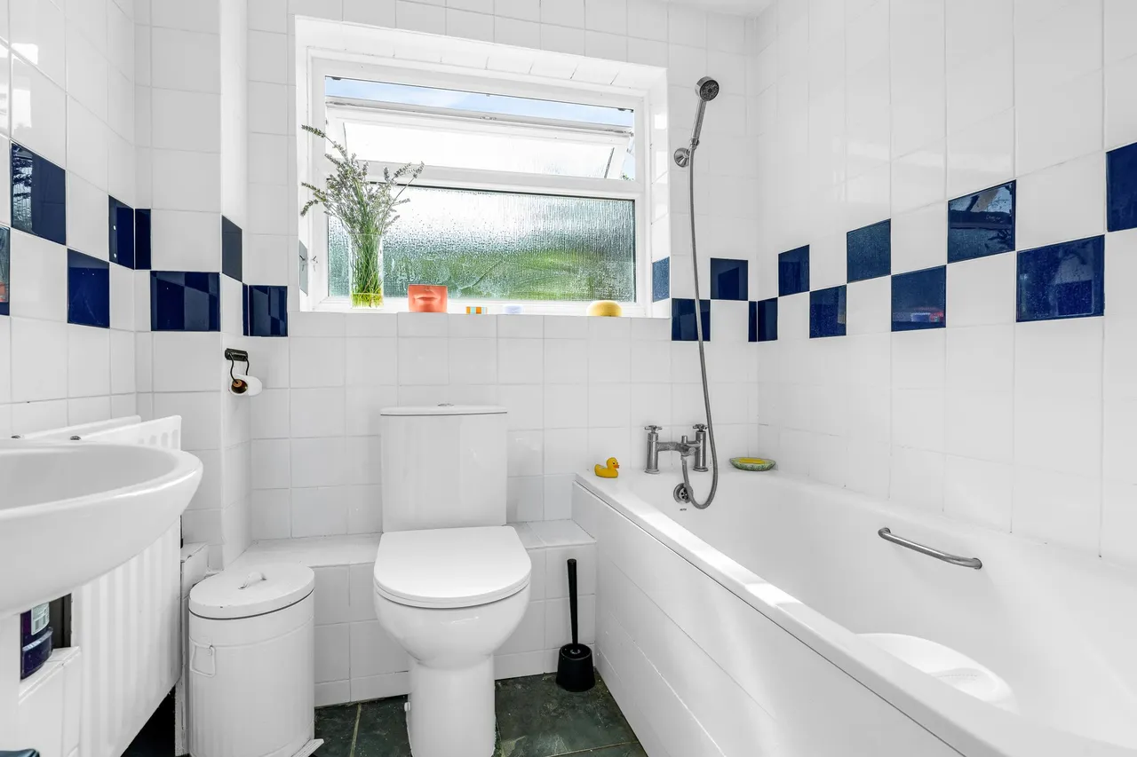 Musley Hill, Ware, SG12, photo 13