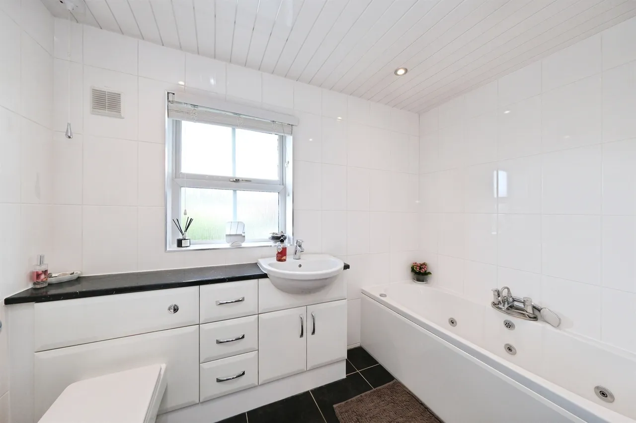 Calladine Close, Sutton-In-Ashfield, NG17, photo 20