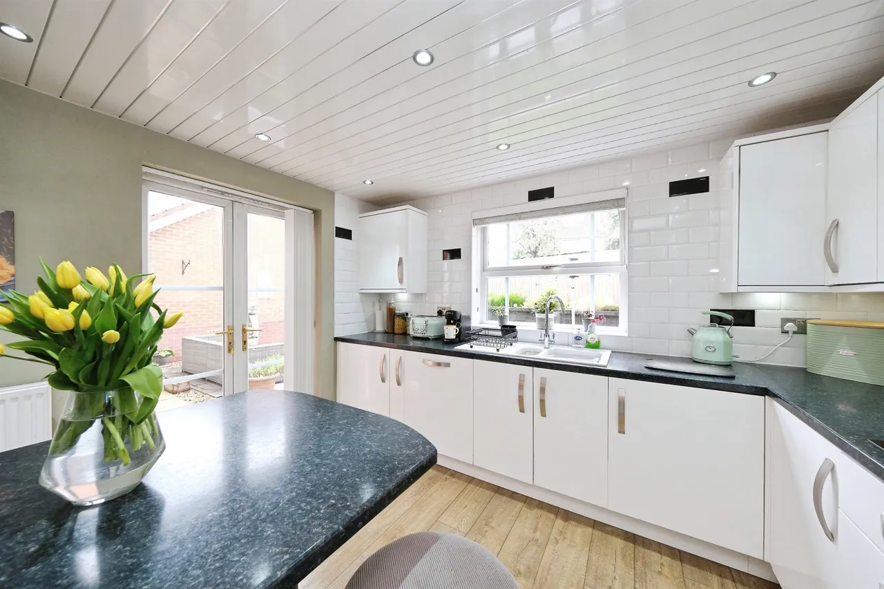 Calladine Close, Sutton-In-Ashfield, NG17, photo 11
