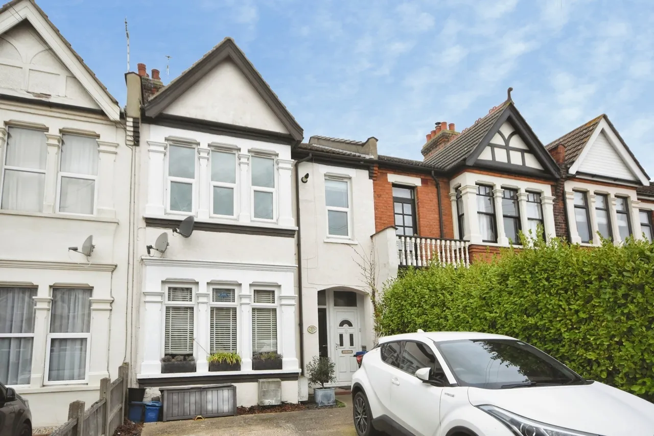 2 bed flat for sale — Ilfracombe Avenue, Southend-on-Sea, Essex, SS1
