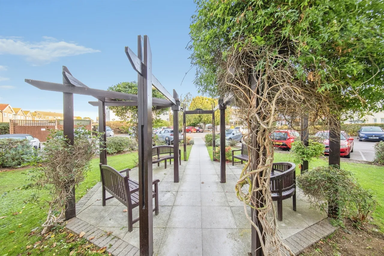 Marine Parade West, Clacton-On-Sea, CO15, photo 10