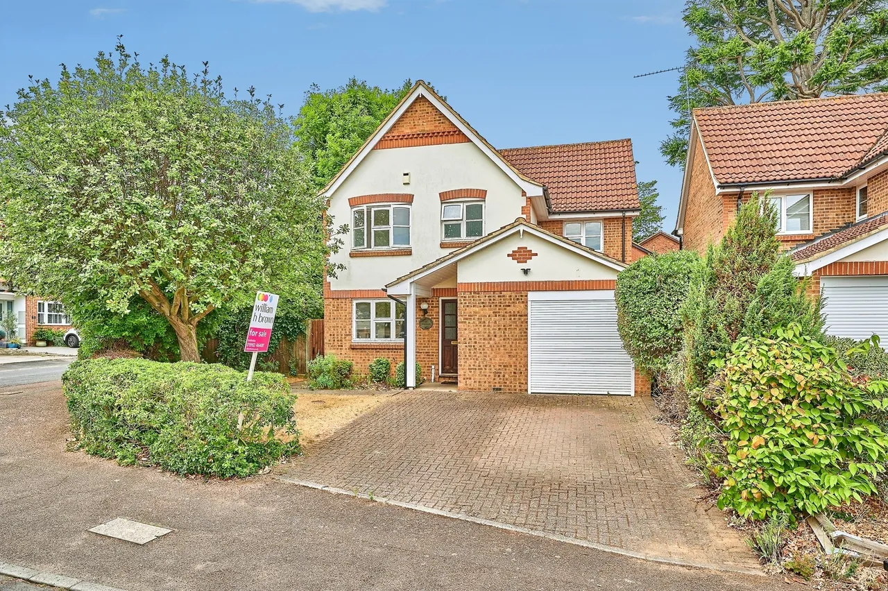 4 bed house for sale, Riversmead, Hoddesdon, EN11