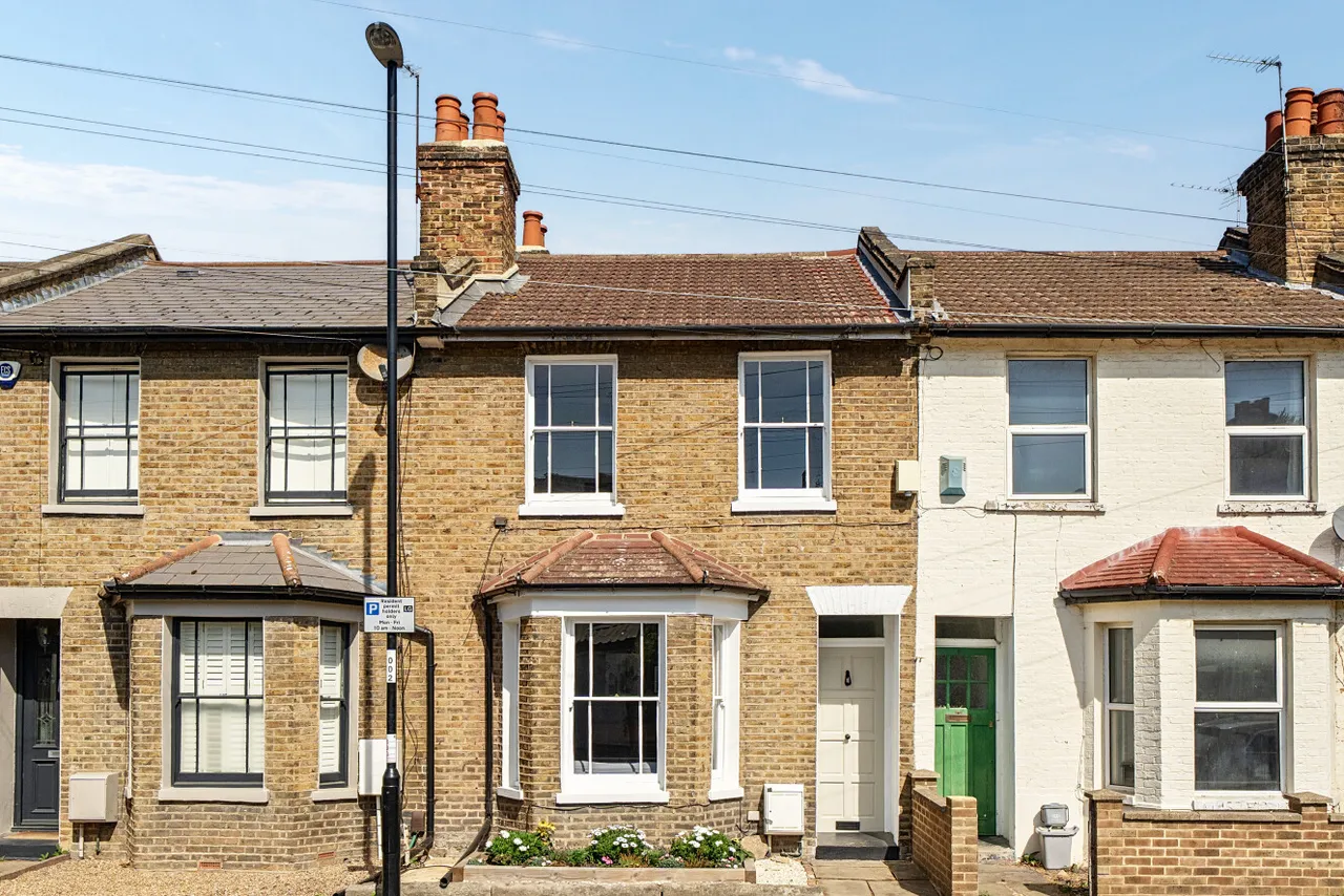 2 bed house for sale — Hedgley Street, London, SE12