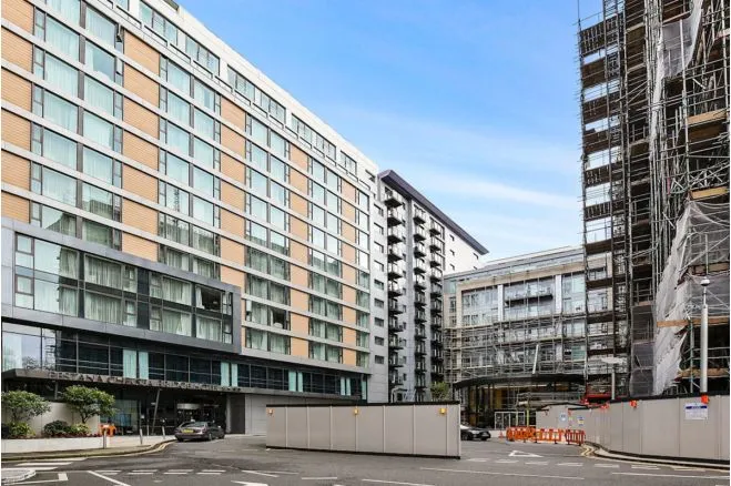 352 Queenstown Road, London, photo 8