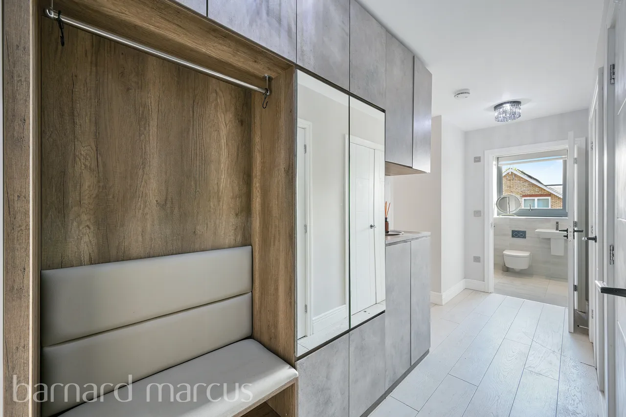 Antoinette Close, Kingston Upon Thames, KT1, photo 6