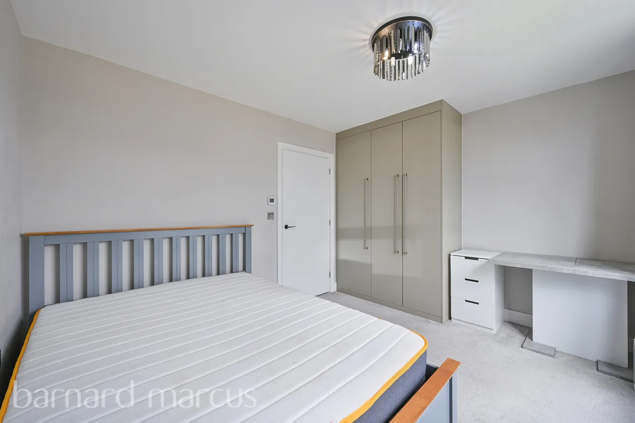 Antoinette Close, Kingston Upon Thames, KT1, photo 4