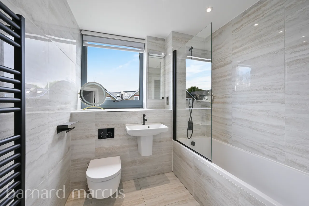 Antoinette Close, Kingston Upon Thames, KT1, photo 5