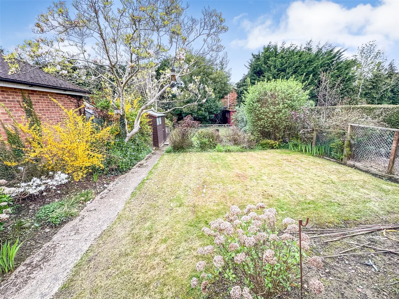 Cranmore Gardens, Aldershot, Hampshire, GU11 3BE, photo 2