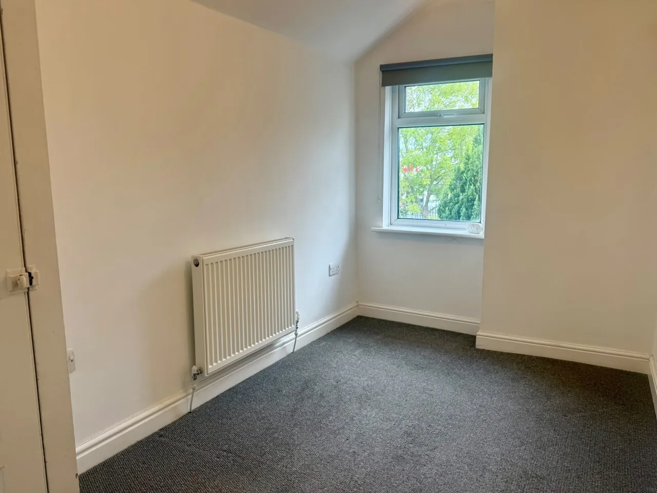 High Street, Saltney, CH4, photo 8