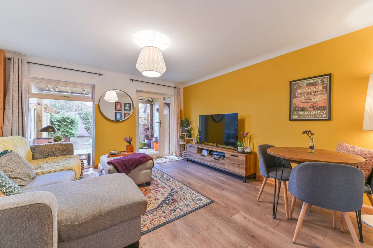 Flat 2 Croftside, 53 Sunny Bank, London, photo 2