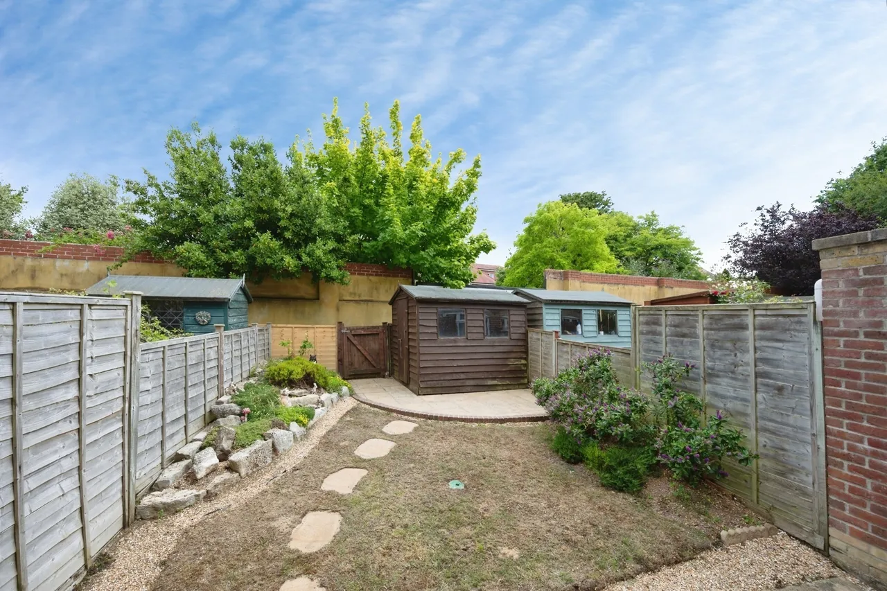 Fountain Square, Hayling Island, PO11, photo 6