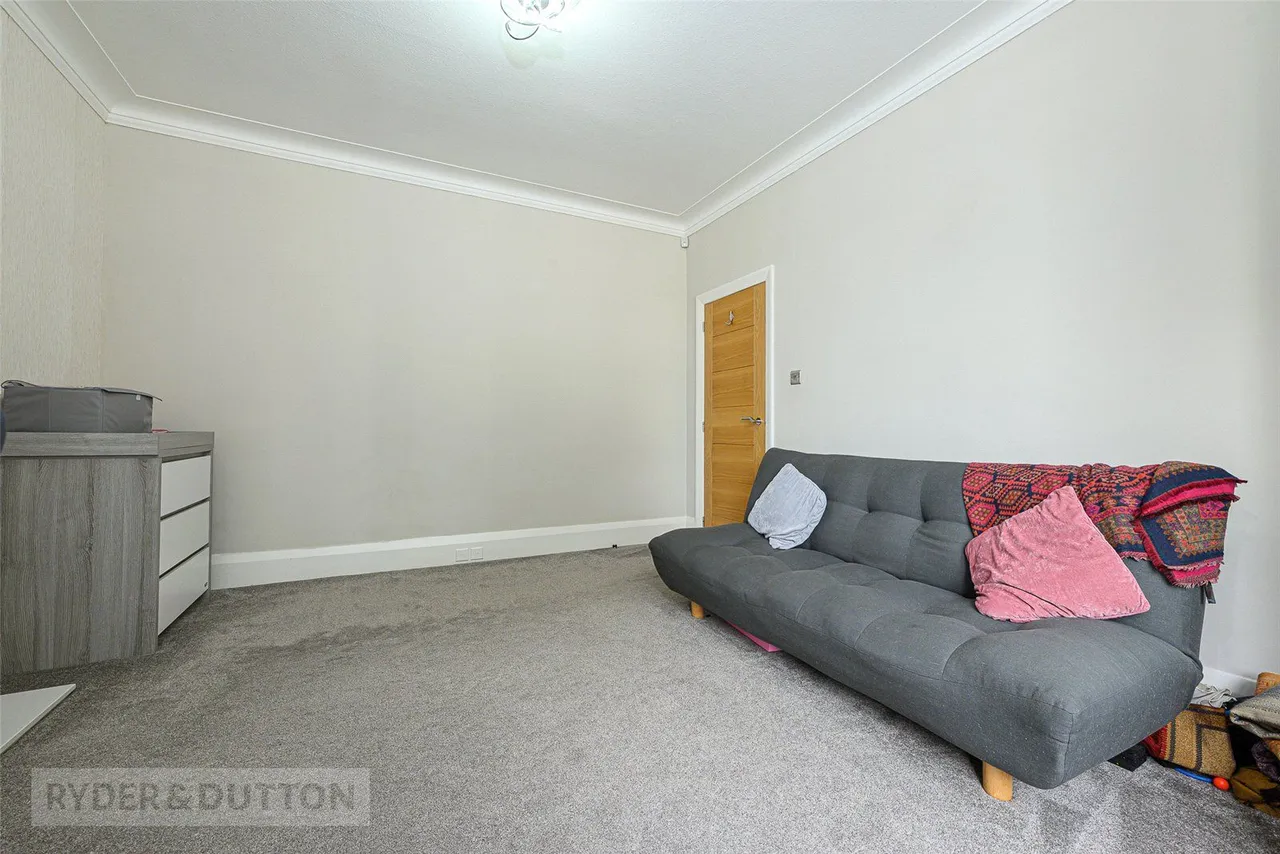 Blackmoorfoot Road, Crosland Moor, HD4, photo 12
