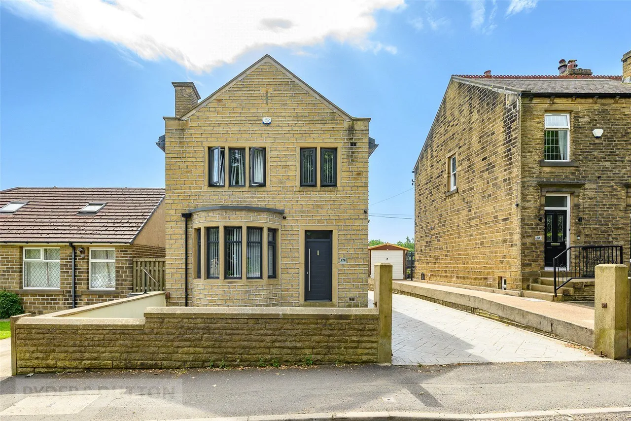 Blackmoorfoot Road, Crosland Moor, HD4, photo 25