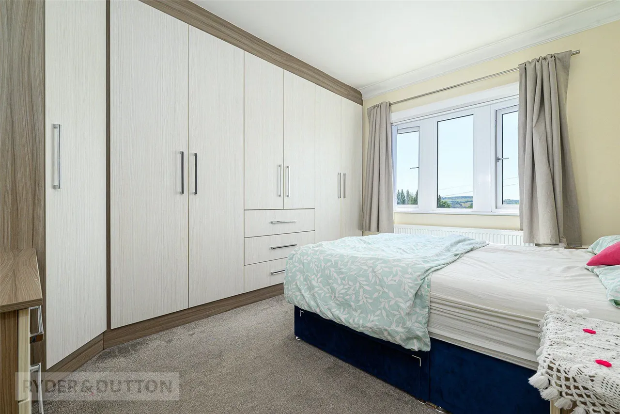 Blackmoorfoot Road, Crosland Moor, HD4, photo 15