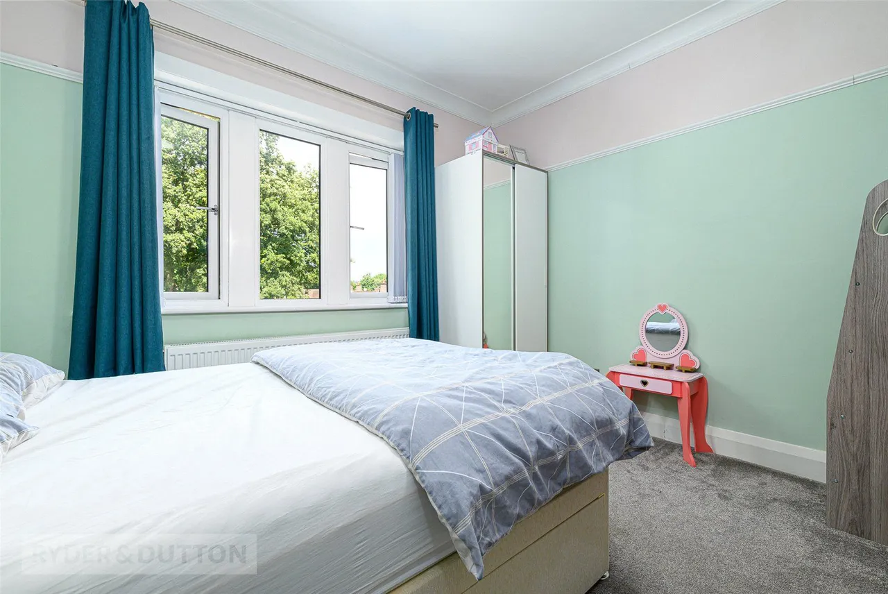 Blackmoorfoot Road, Crosland Moor, HD4, photo 17