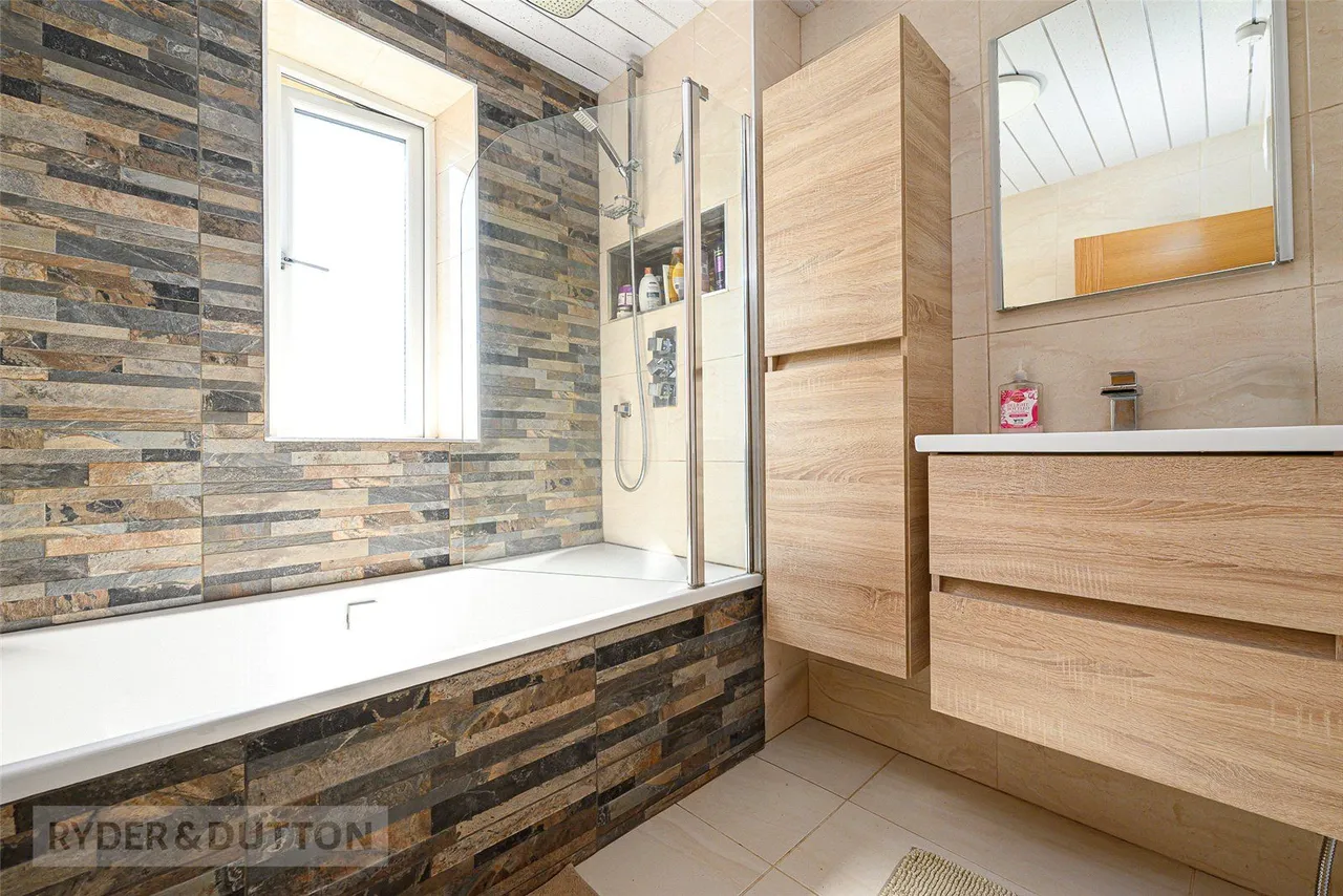 Blackmoorfoot Road, Crosland Moor, HD4, photo 20