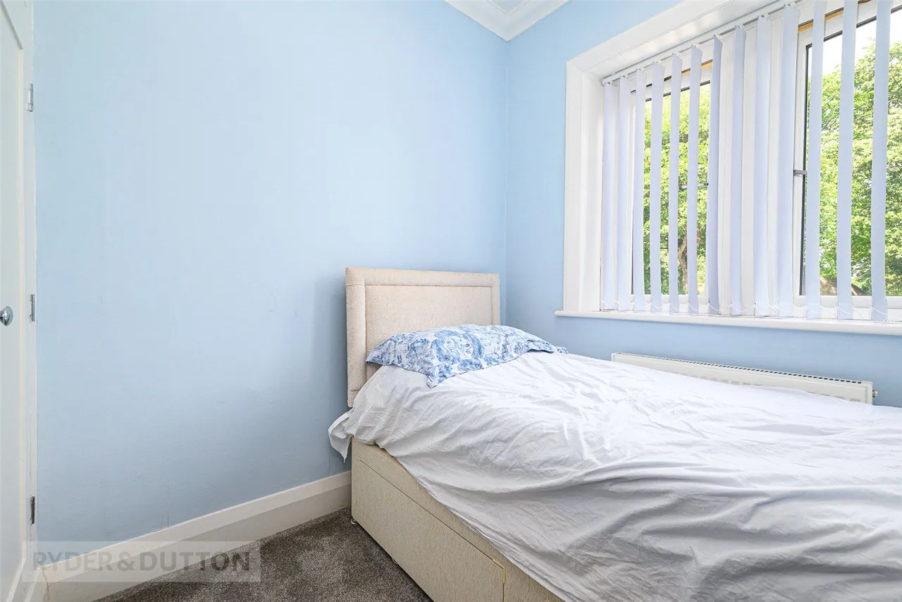 Blackmoorfoot Road, Crosland Moor, HD4, photo 19