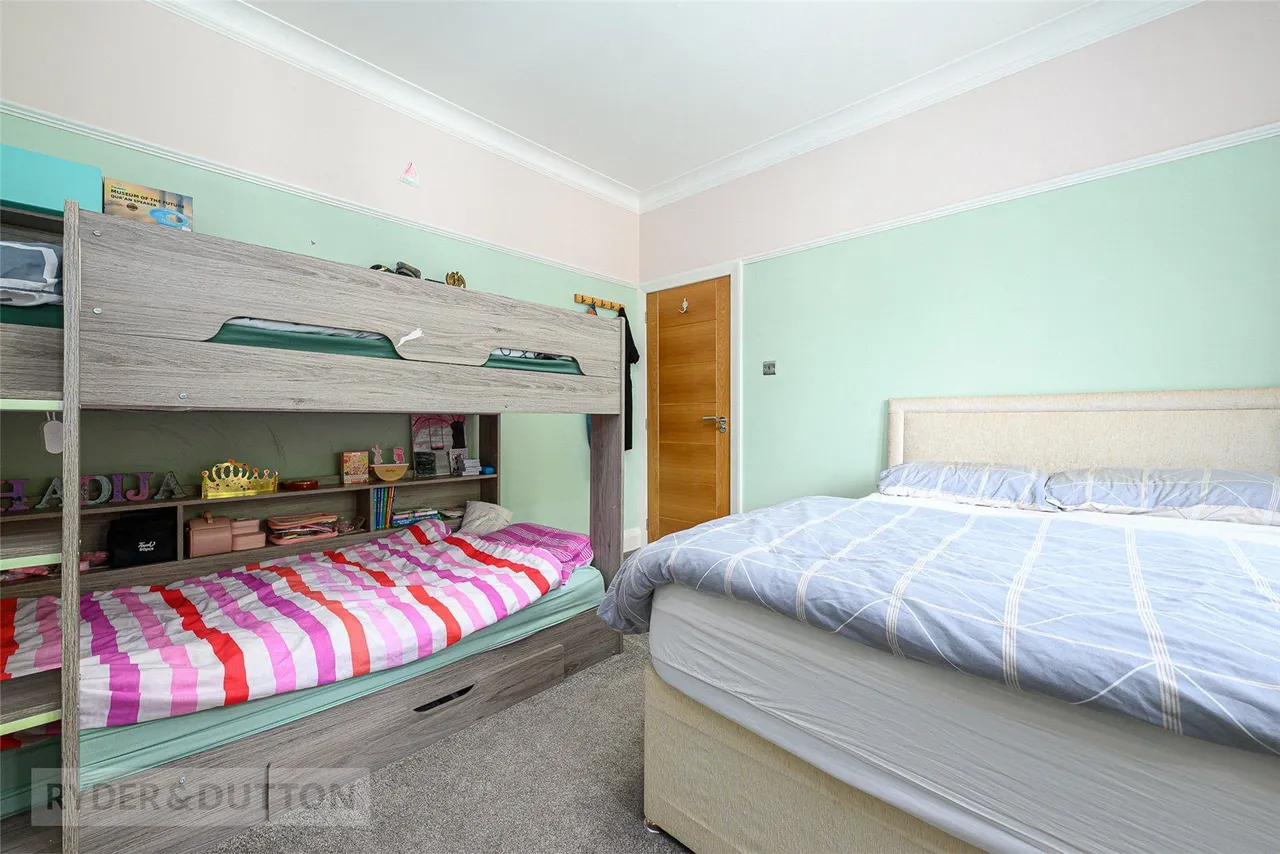 Blackmoorfoot Road, Crosland Moor, HD4, photo 18