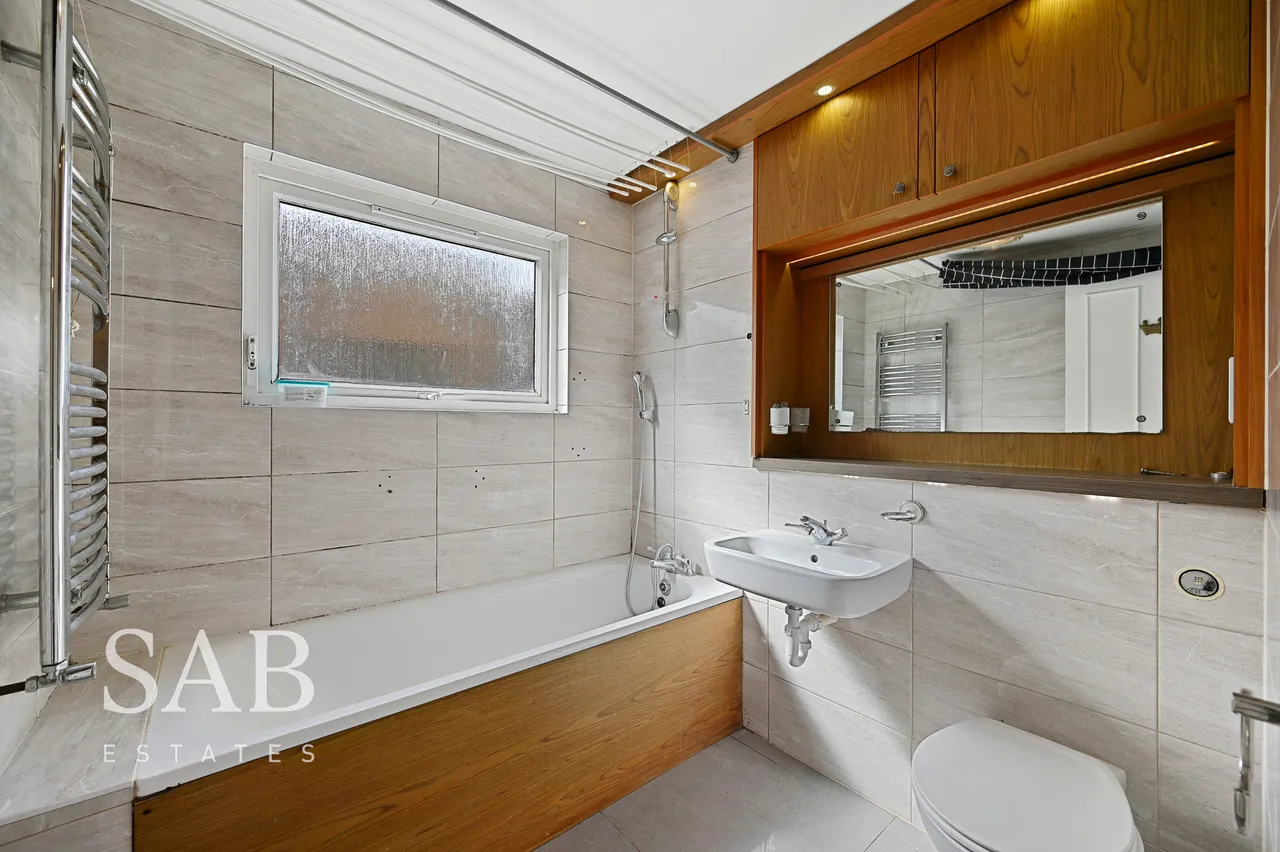 Buckingham Avenue, Perivale, UB6, photo 8