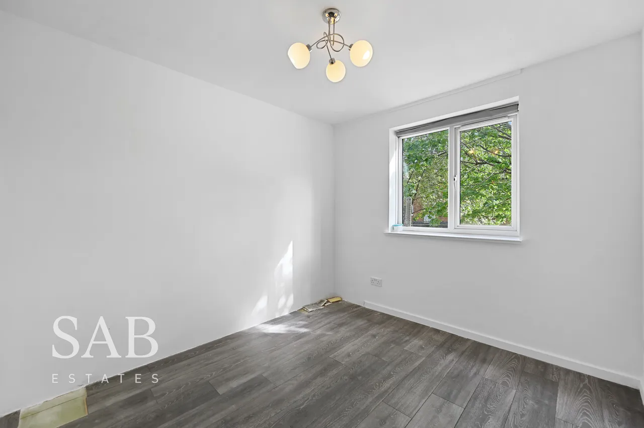 Buckingham Avenue, Perivale, UB6, photo 6