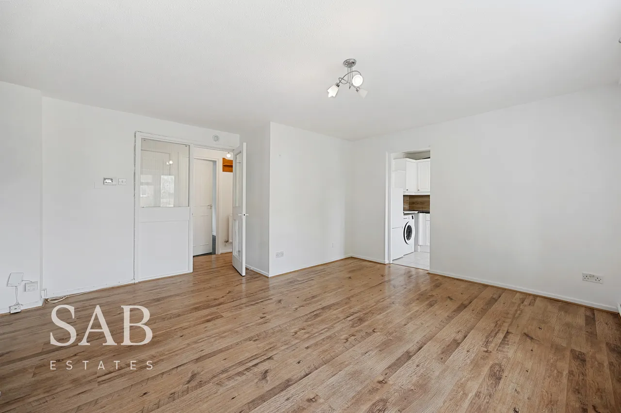 Buckingham Avenue, Perivale, UB6, photo 5