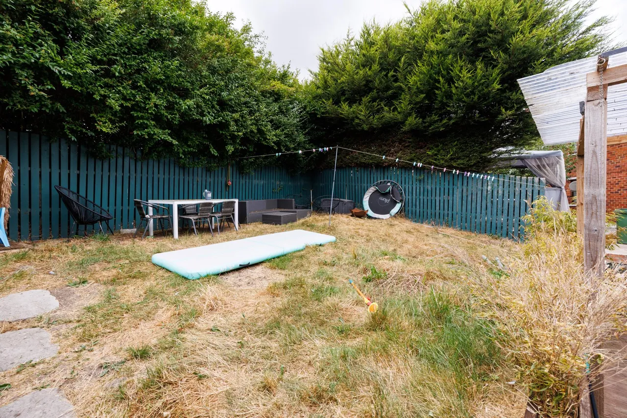 Victoria Road, Wrexham, LL11, photo 13