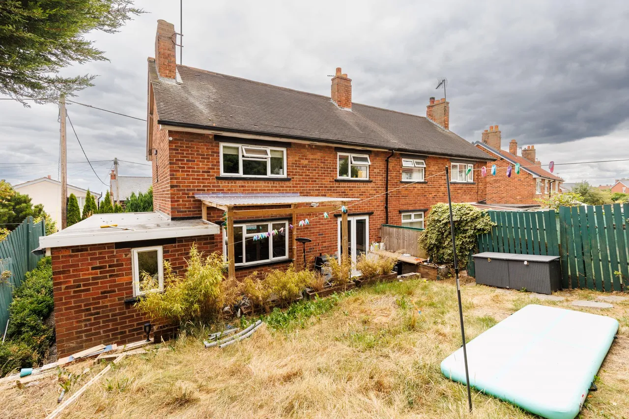 Victoria Road, Wrexham, LL11, photo 14