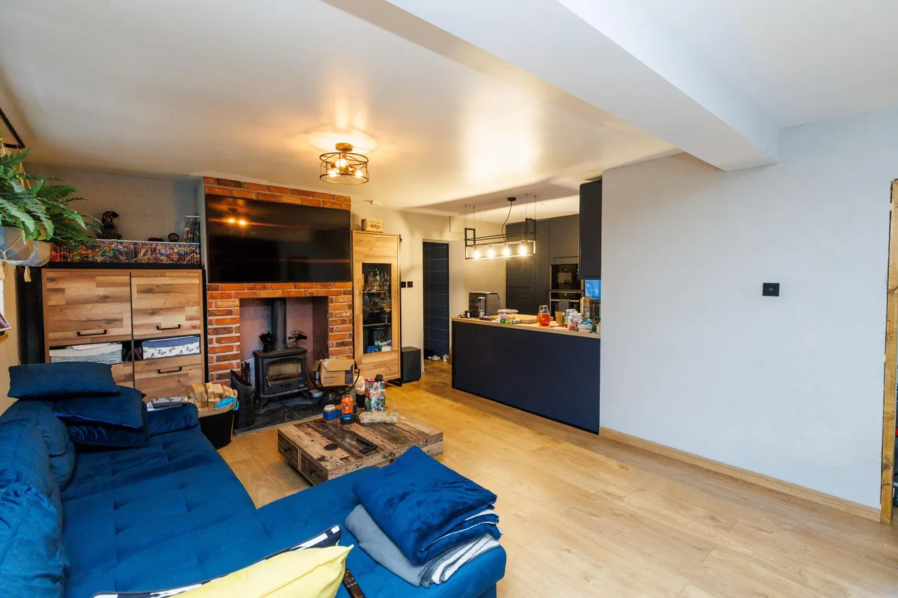 Victoria Road, Wrexham, LL11, photo 5