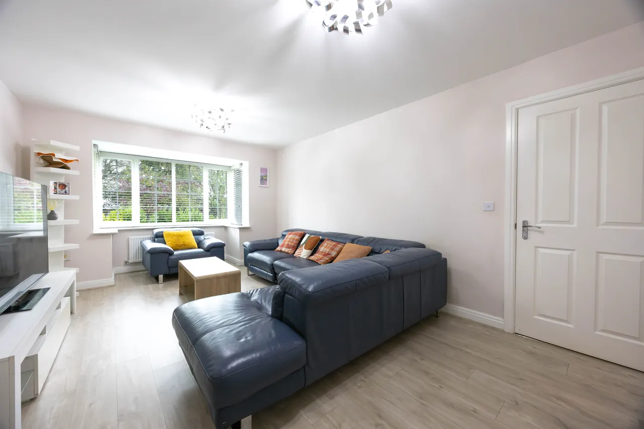 Ramshorn Close, Standish, photo 3