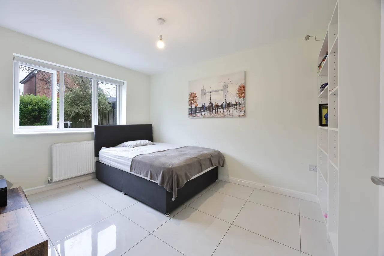 Ramshorn Close, Standish, photo 9