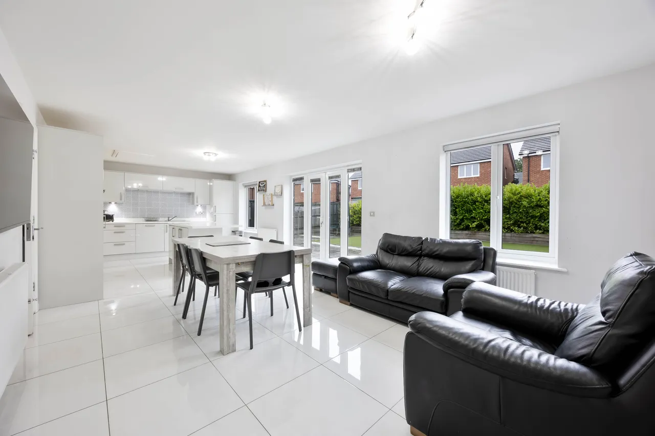 Ramshorn Close, Standish, photo 5