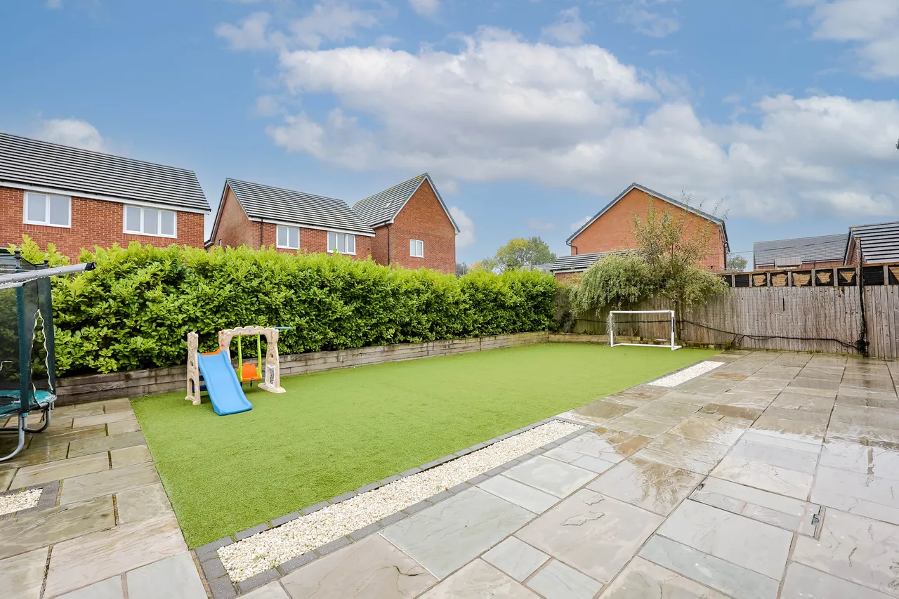 Ramshorn Close, Standish, photo 27