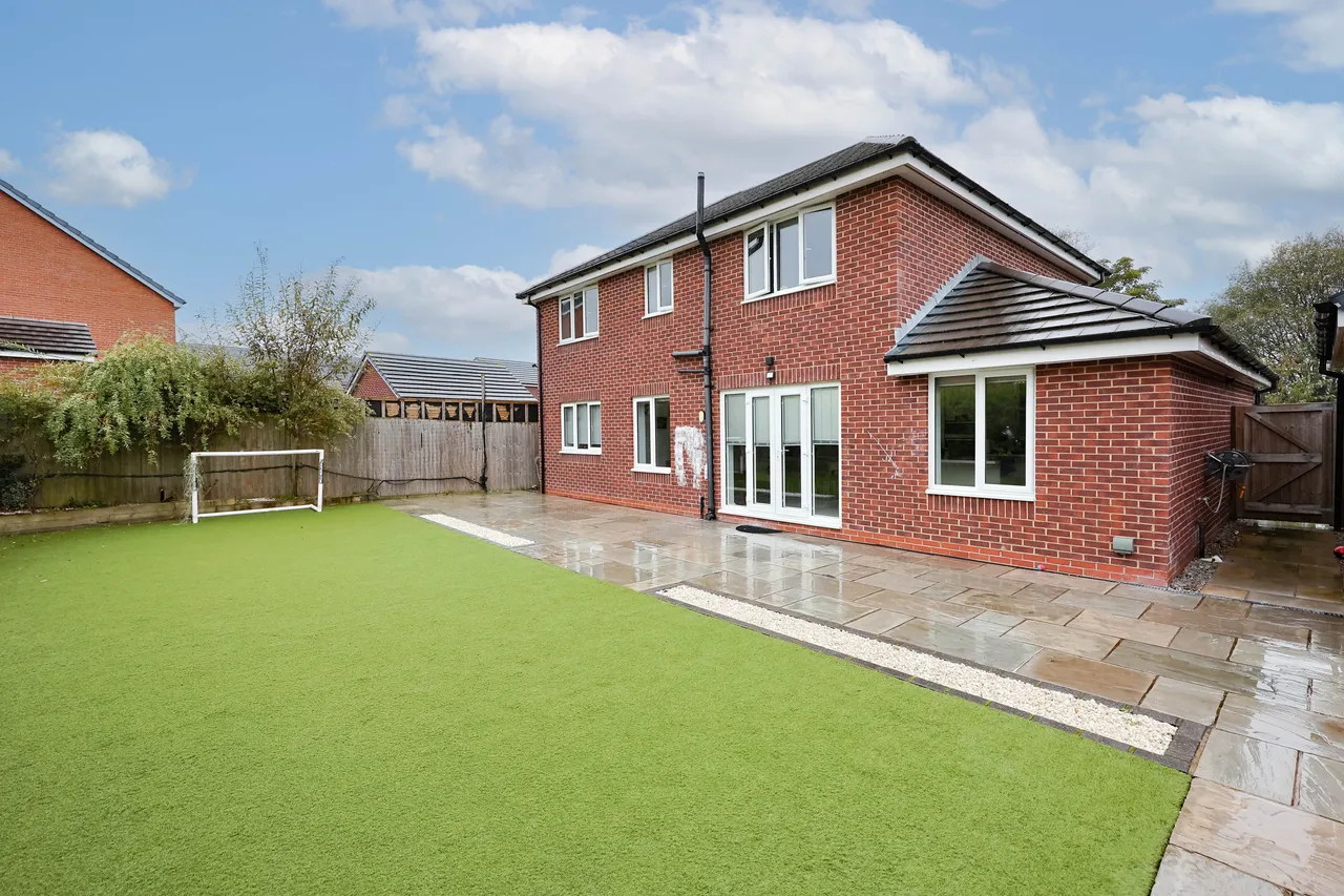 Ramshorn Close, Standish, photo 28