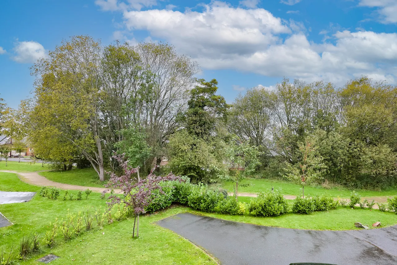 Ramshorn Close, Standish, photo 26