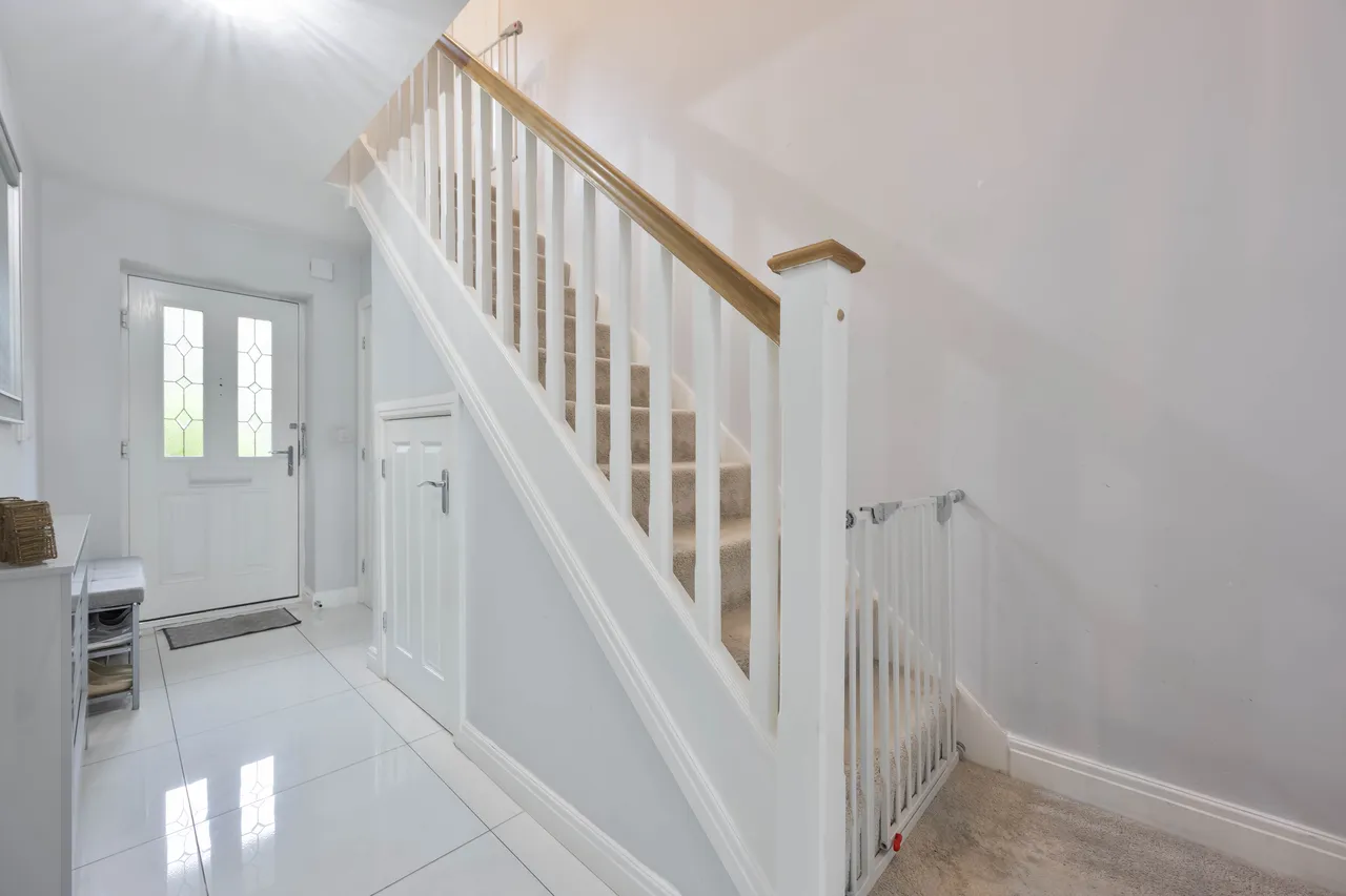 Ramshorn Close, Standish, photo 2