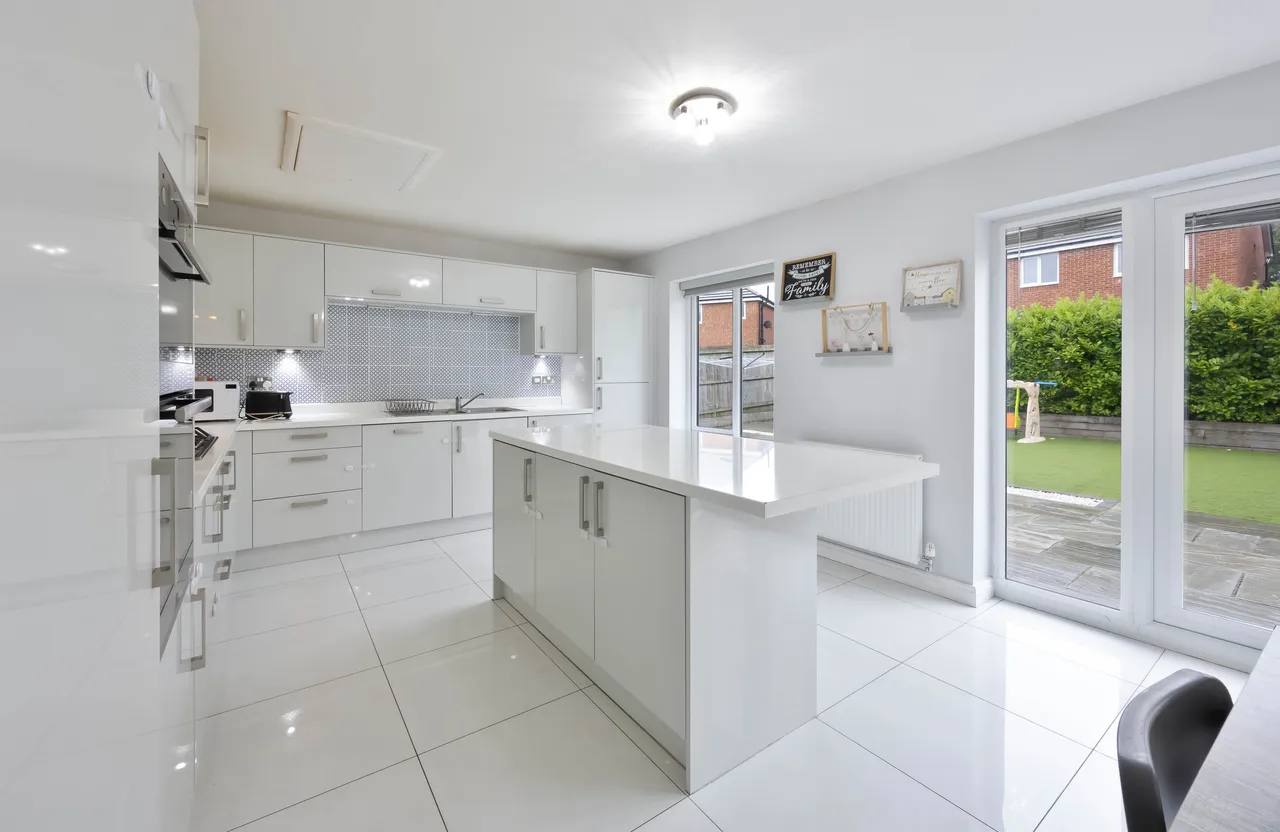 Ramshorn Close, Standish, photo 8