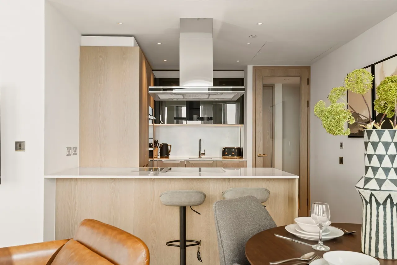 Nine Elms Lane, London, SW8, photo 5