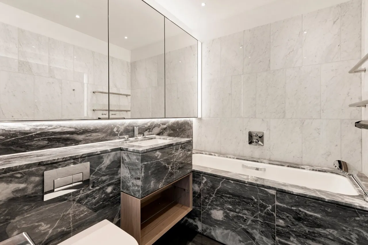 Nine Elms Lane, London, SW8, photo 8