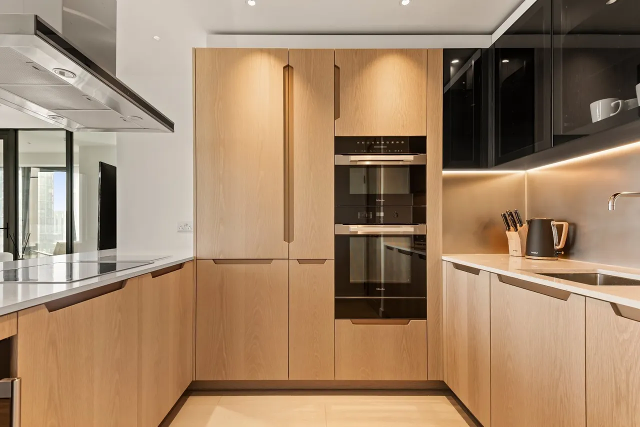 Nine Elms Lane, London, SW8, photo 6