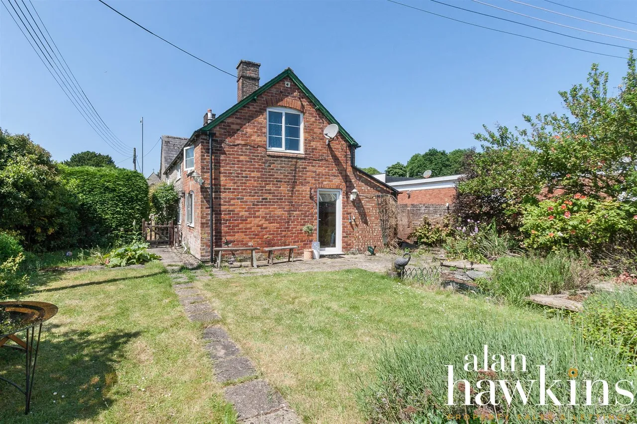 Church Lane, Lyneham, photo 12