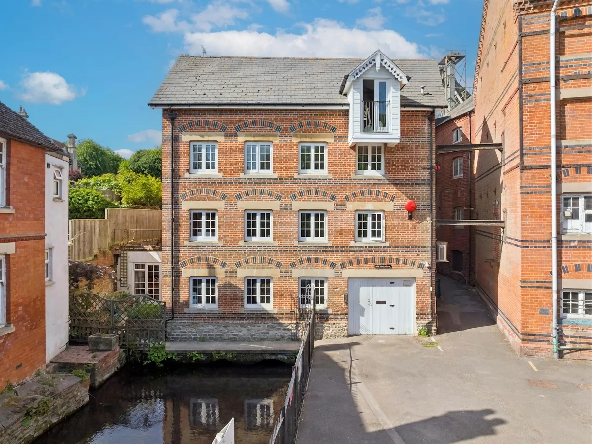 3 bed flat for sale, Mill Street, Wantage, OX12