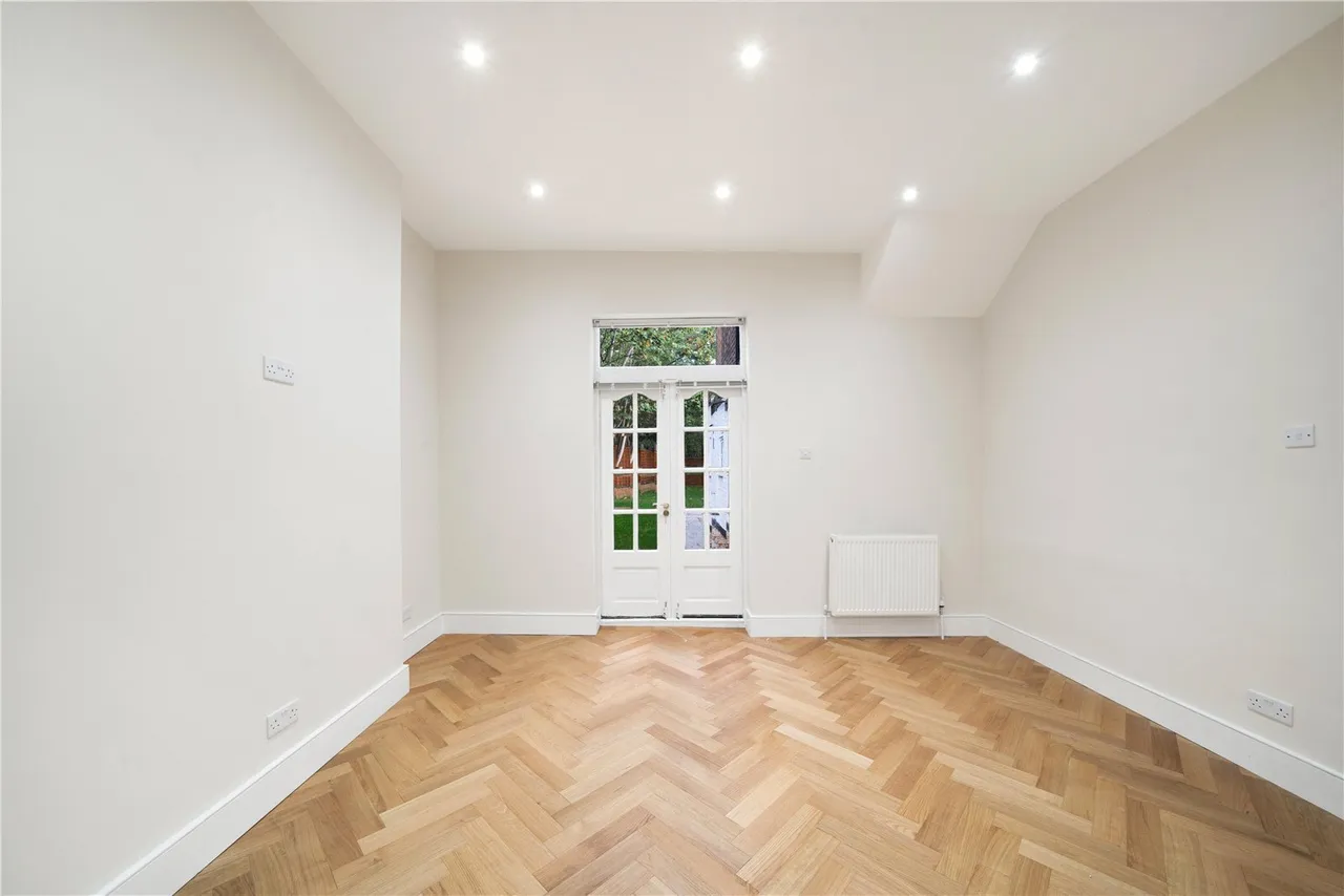 Cricklewood Lane, Willesden Green, NW2, photo 11
