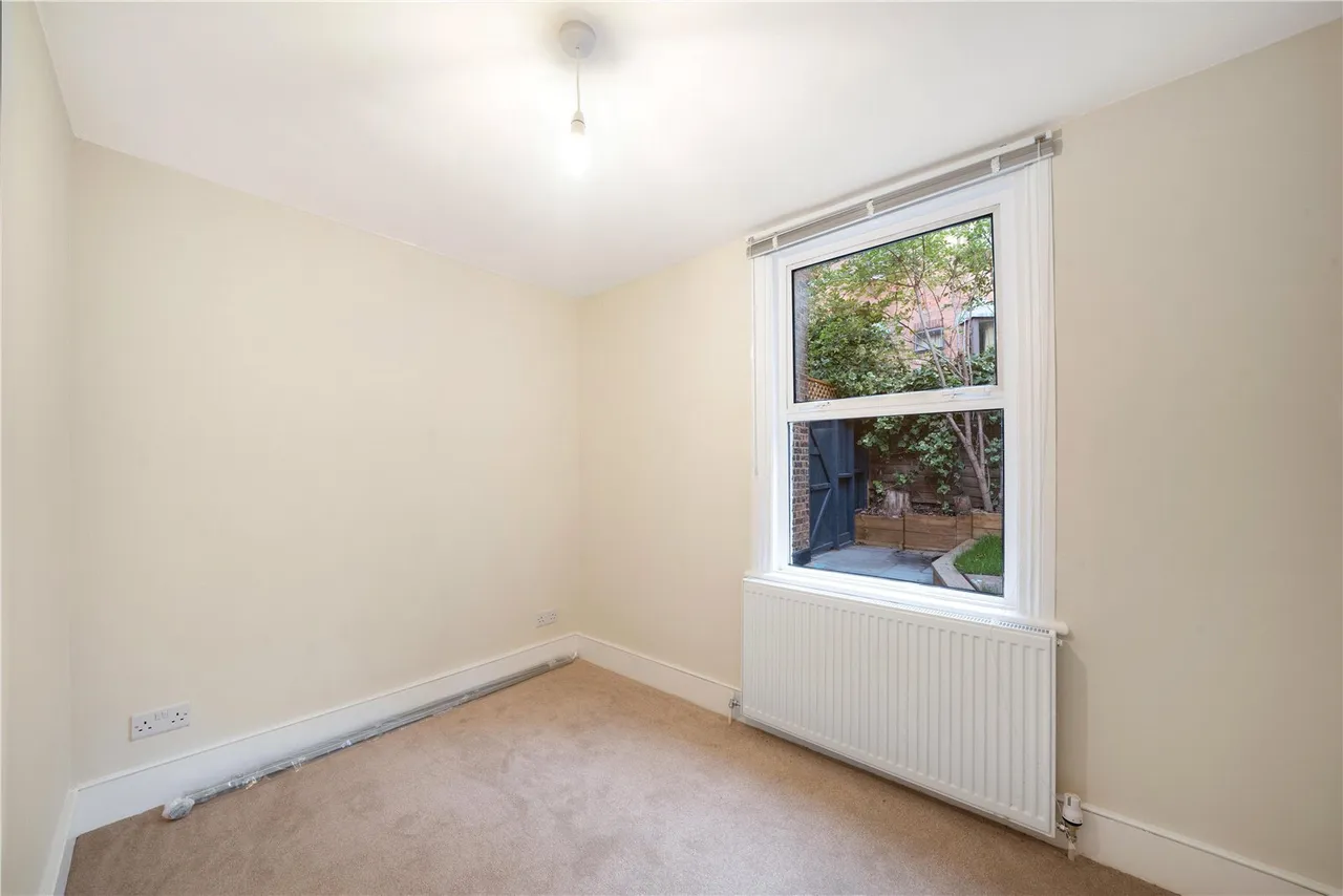Cricklewood Lane, Willesden Green, NW2, photo 16