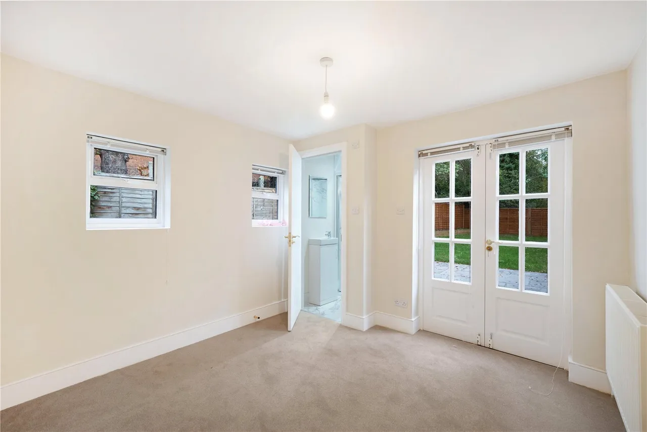 Cricklewood Lane, Willesden Green, NW2, photo 13