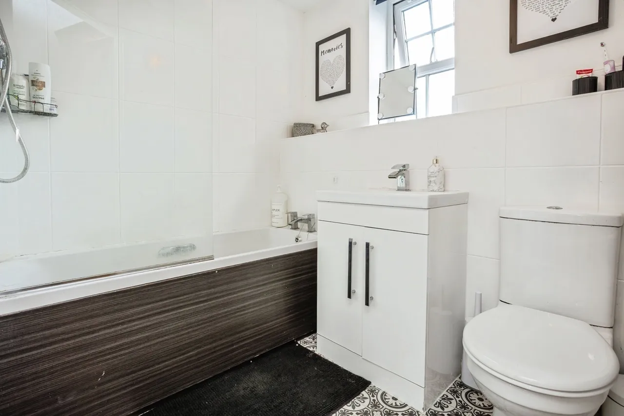 Willow Road, Loughborough, LE12, photo 12