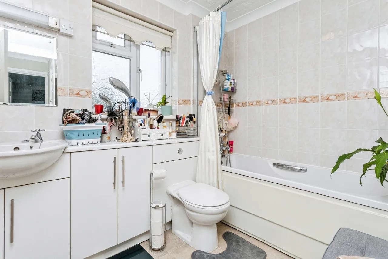 Honu, Southwater, RH13, photo 15